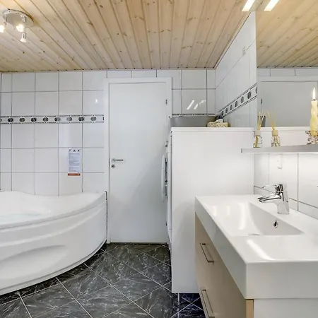 Pet Friendly In With Sauna Сasa de vacaciones *